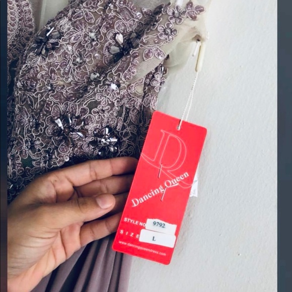 Long beautiful bridesmaid dress - Picture 2 of 4